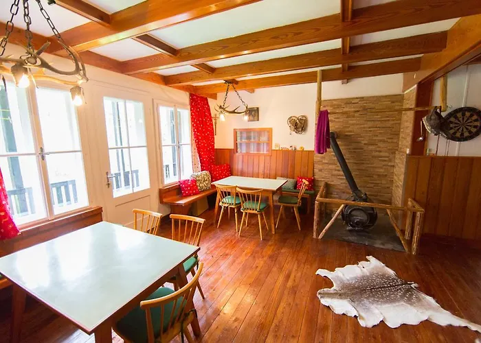 Privates Alpenchalet Mit Aussensauna Nyaraló