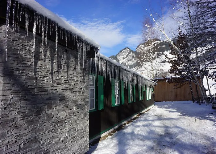 Privates Alpenchalet Mit Aussensauna Nyaraló