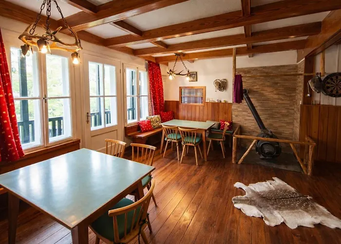 Tatil Evi Privates Alpenchalet Mit Aussensauna *