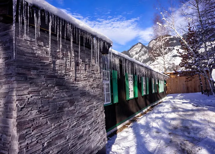 Privates Alpenchalet Mit Aussensauna Semesterbostad *